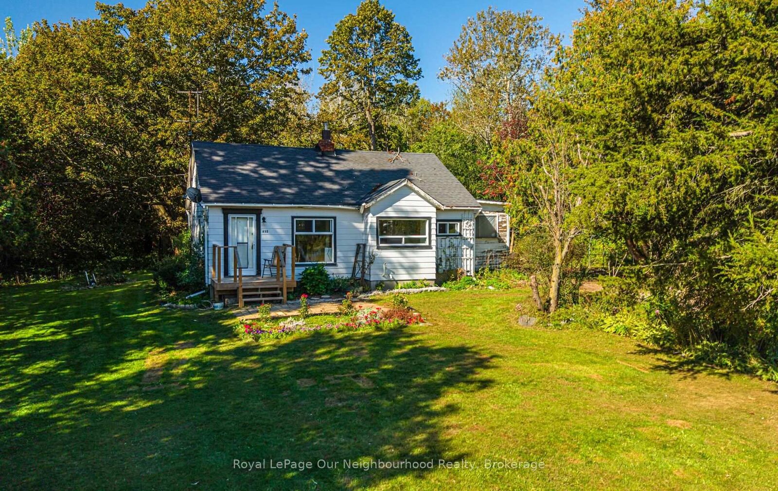 Property Photo:  412 Lyle Street N  ON K0K 2G0 