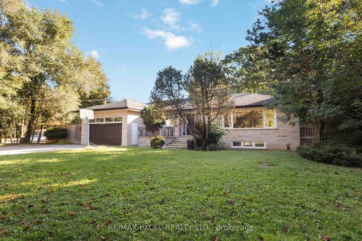 Property Photo: 20 Oxbow Road ON M3B 2A2