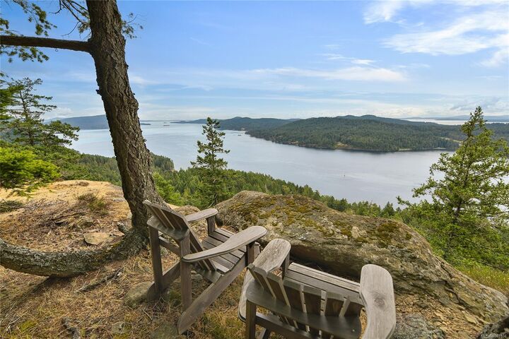 Property Photo:  470 Heck Hill Rd  BC V0N 2J2 