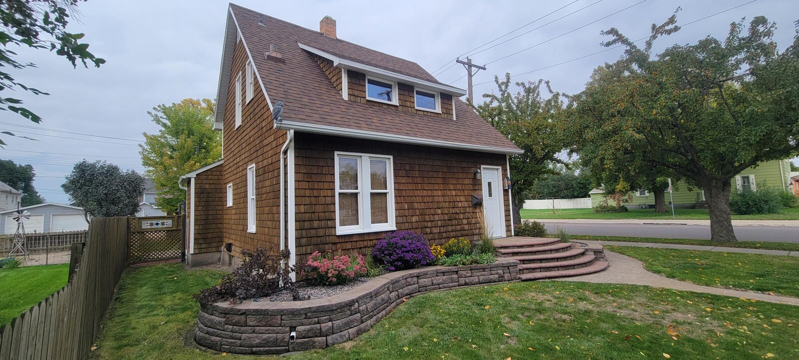 Property Photo: 827 SE 8th Avenue SD 57401