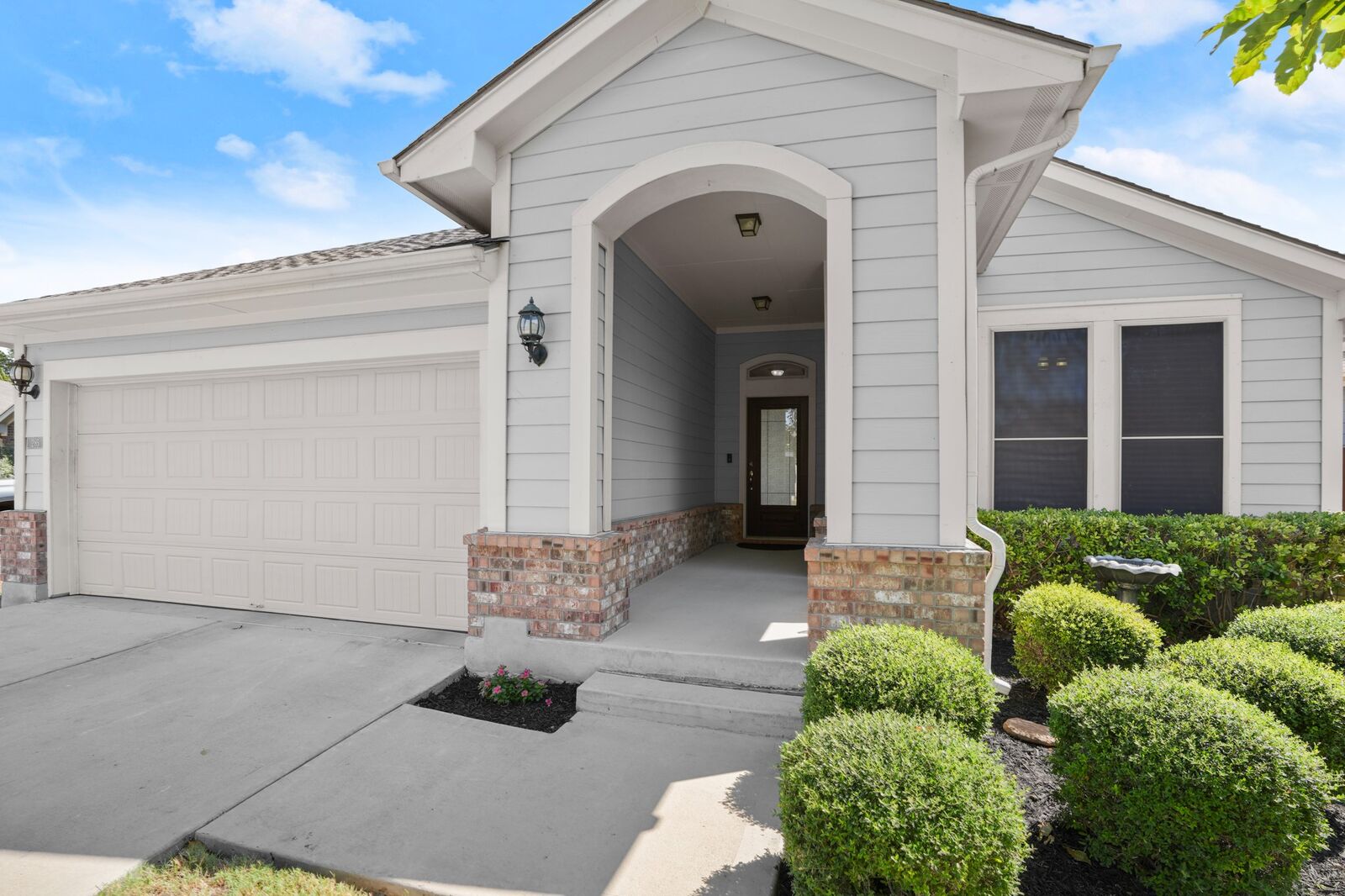 Property Photo:  285 Bridgestone Way  TX 78610 