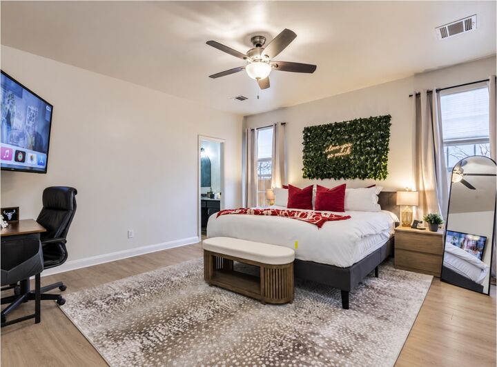 Property Photo: 1124 Disraeli Circle TX 78660