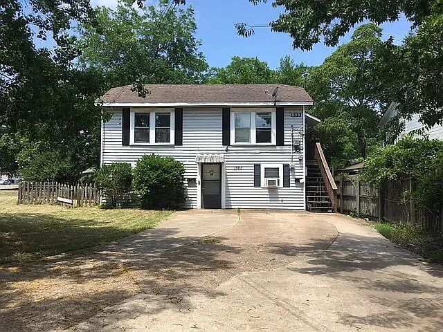 Property Photo:  1523 S Robertson Avenue  TX 75701 