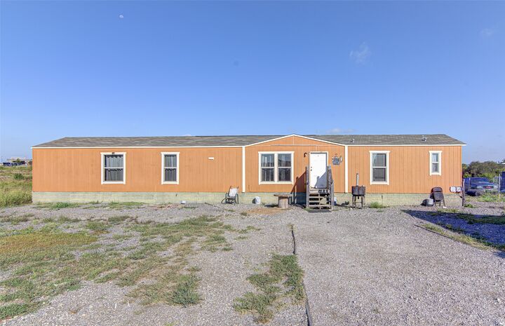 Property Photo:  469 Rancho Linda Drive  TX 78644 