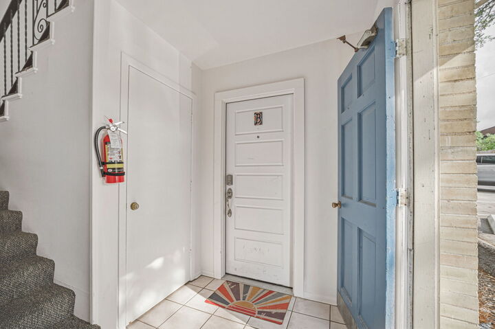Property Photo:  5332 Balcones Drive B  TX 78731 