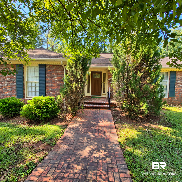 Property Photo: 106 Merriwood Drive AL 36401