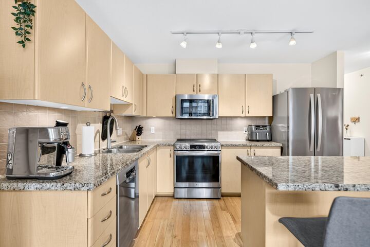 Property Photo:  720 Hamilton Street 505  BC V3M 7A6 