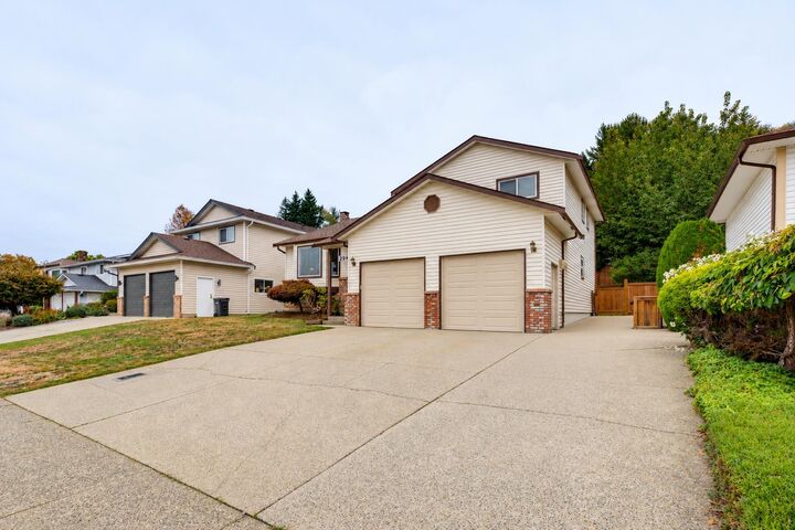 Property Photo:  2924 Glenshiel Drive  BC V3G 1G8 