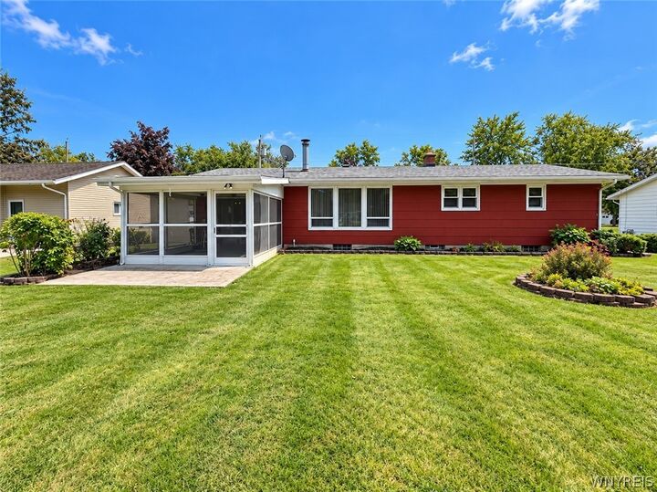 Property Photo: 566 Northfield Drive NY 14174