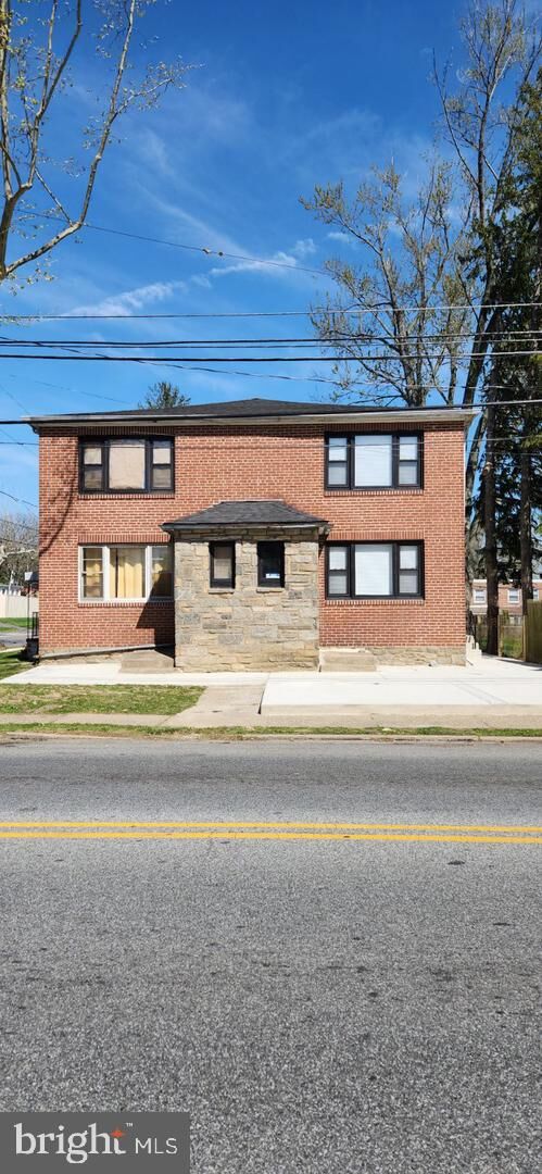 Property Photo:  500 E 22nd Street Unit B  PA 19013 