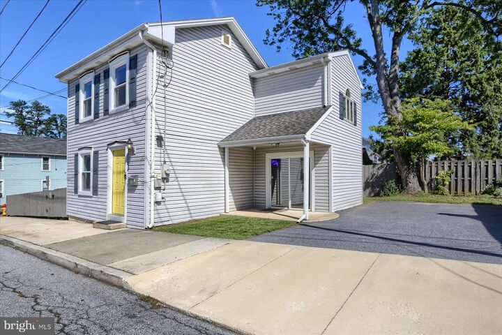 Property Photo: 35 N Rosanna Street PA 17036