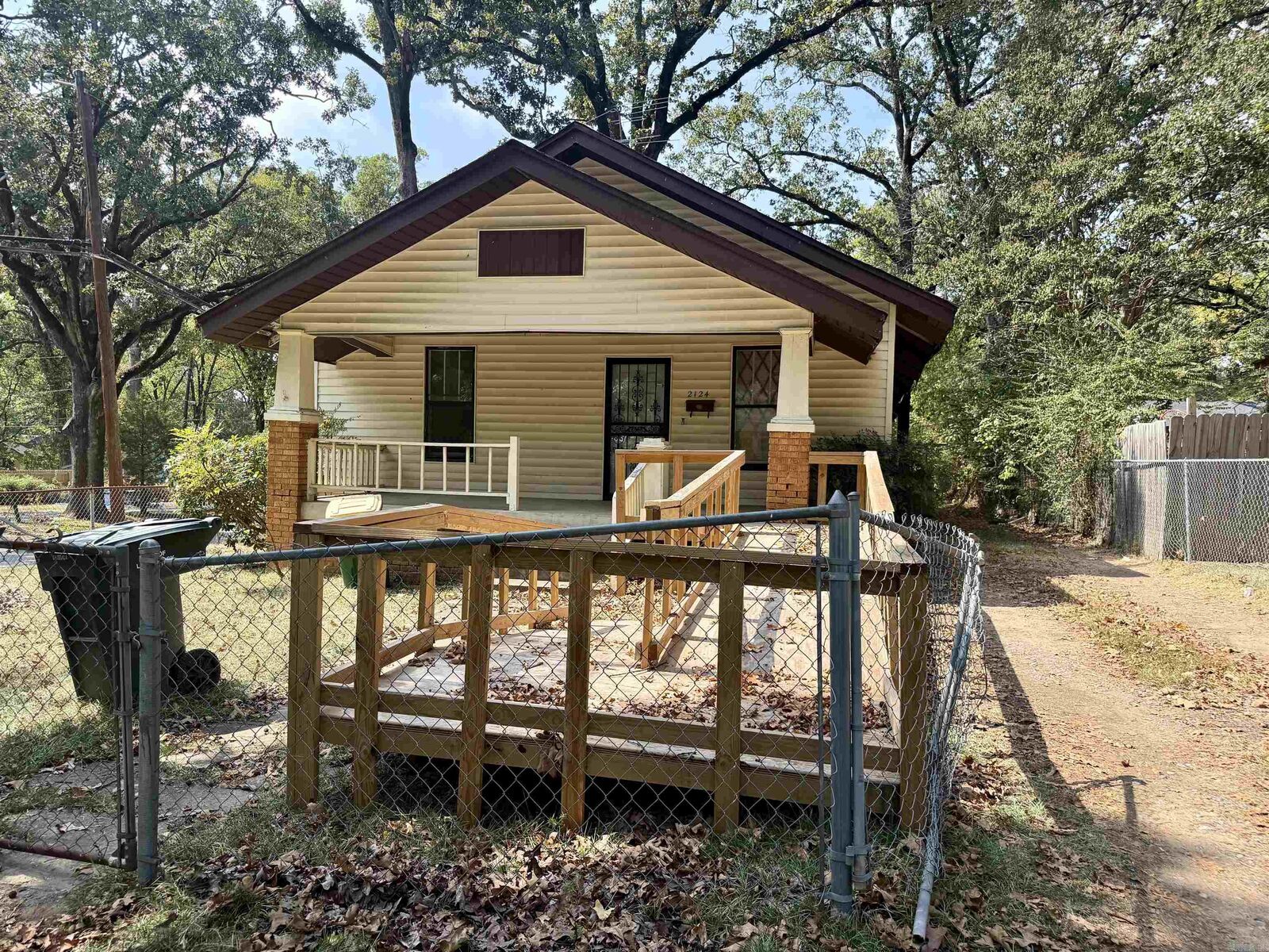 Property Photo: 2124 S Valentine Street AR 72204-5582