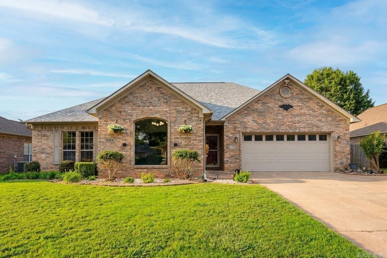 Property Photo: 1340 Stone Crest Drive AR 72034