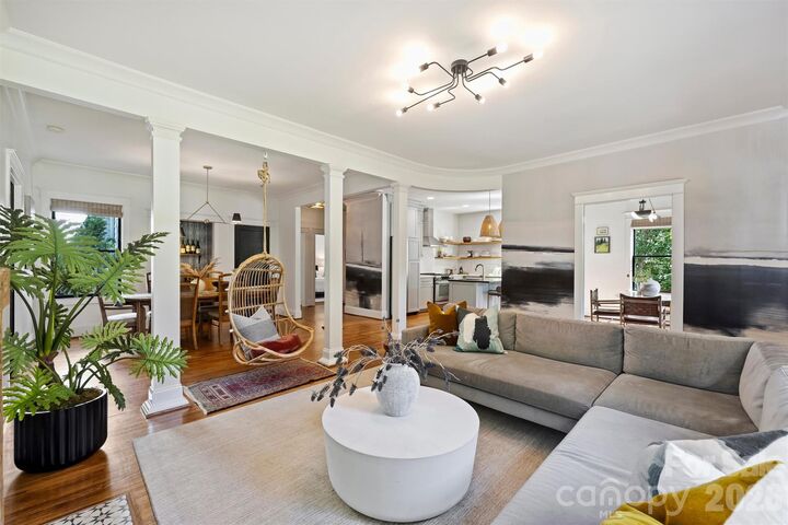Property Photo: 2121 Chambwood Drive NC 28205