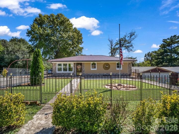 Property Photo: 191 Sycamore Street NC 28043