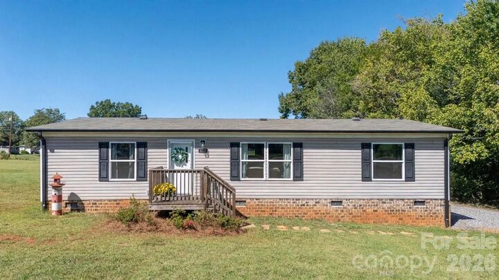 Property Photo:  137 Calhoun Road  NC 28678 