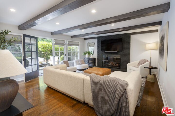 Property Photo: 13176 Boca De Canon Ln CA 90049