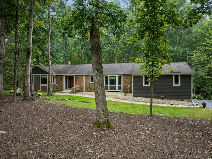 Property Photo: 9430 Robinhood Circle OH 43082