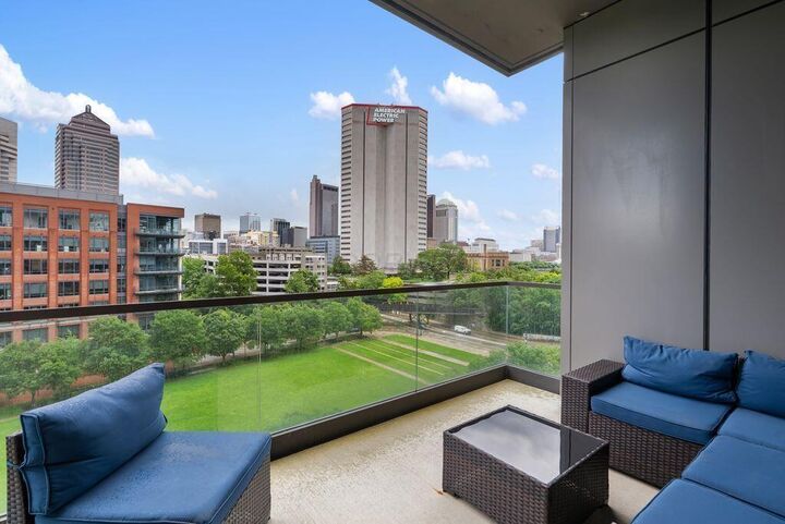 Property Photo: 225 John H McConnell Boulevard OH 43215