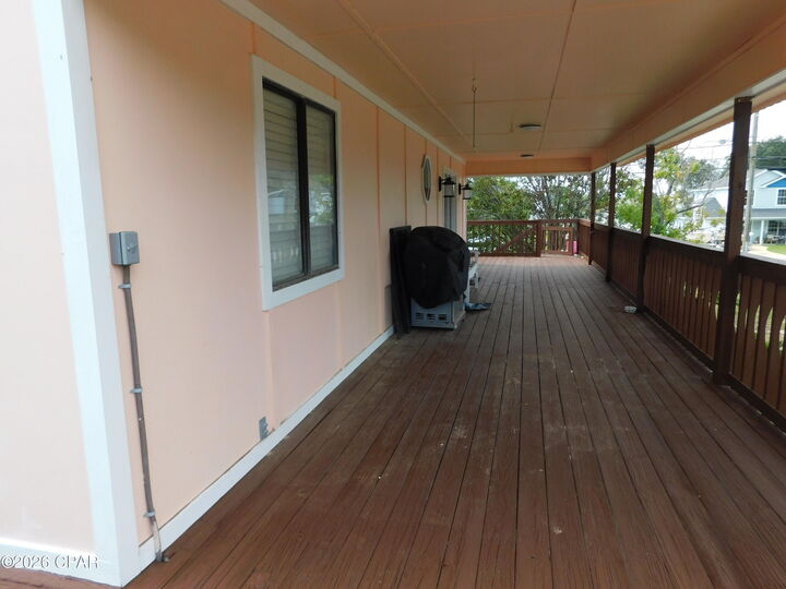 Property Photo: 22421 Lakeview Lane FL 32413