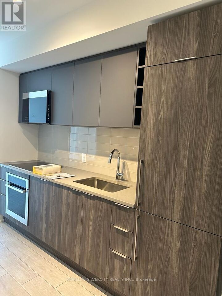 Property Photo:  2035 Kennedy Road 1805  ON M1T 3G2 