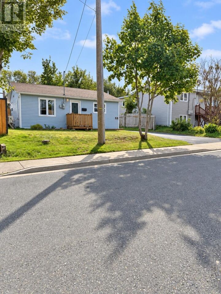 Property Photo:  19 Glendale Avenue  NL A1N 1N1 