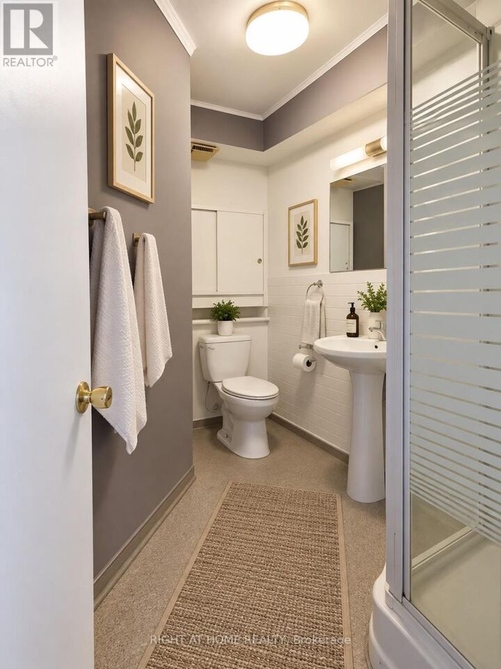 Property Photo:  2849 Kingston Road 1  ON M1M 1N2 