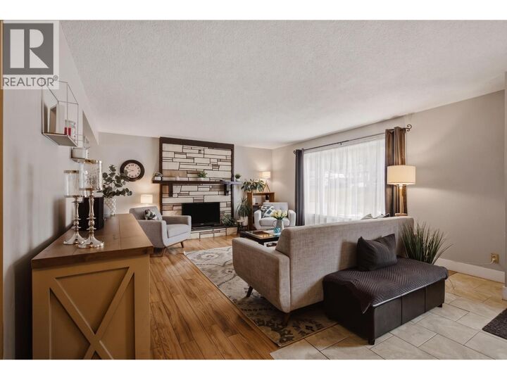 Property Photo:  1025 Pigeon Avenue  BC V2G 2B8 