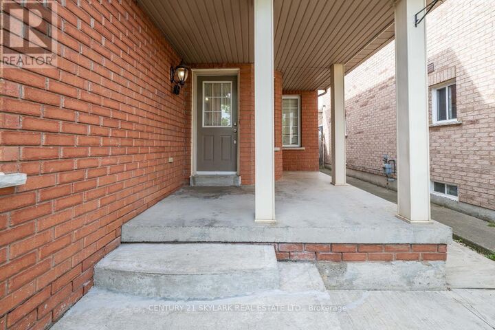 Property Photo:  44 Fallstar Crescent  ON L7A 2J6 