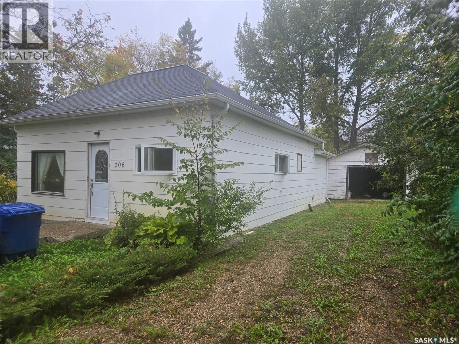 Property Photo:  206 Osler Street  SK S0G 5G0 