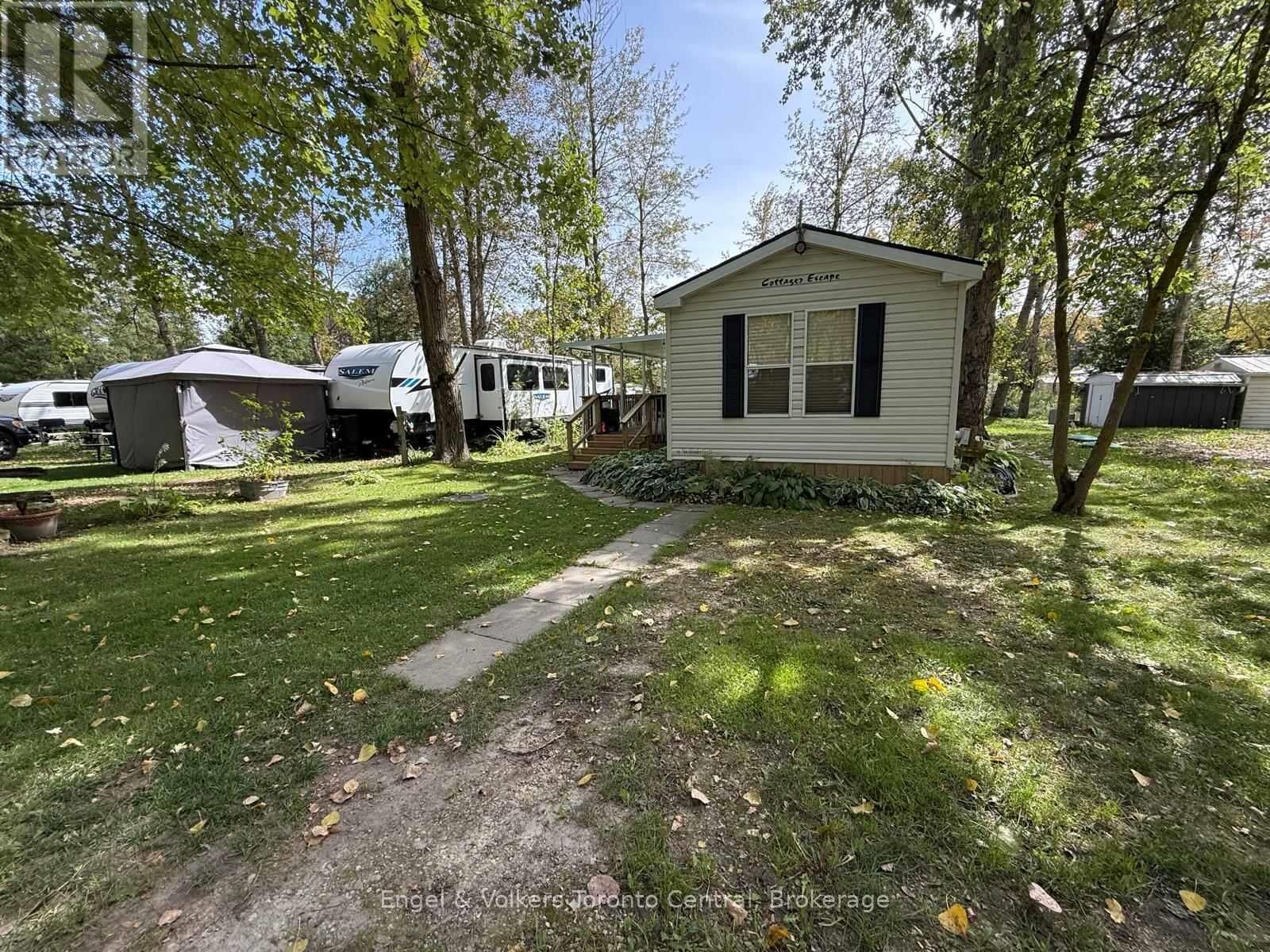 Property Photo:  7489 Sideroad 5 East W 39  ON N0G 2L0 