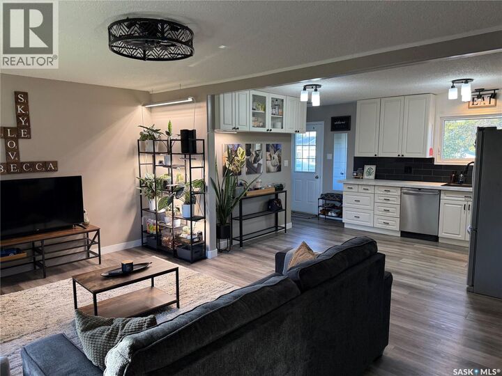 Property Photo: 405 6th Avenue W SK S0E 1E0