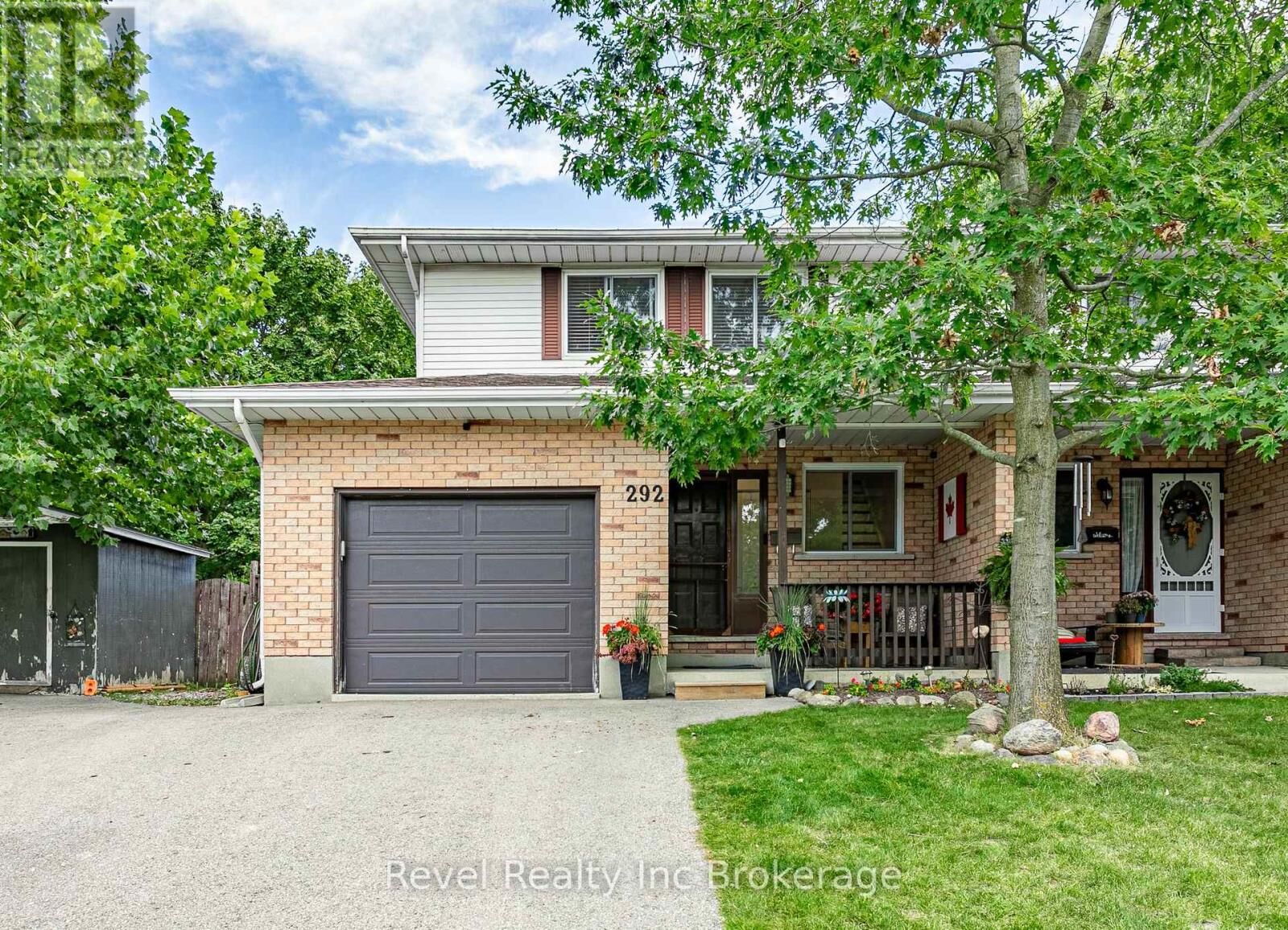 Property Photo:  292 Kensington Avenue  ON N5C 3X1 