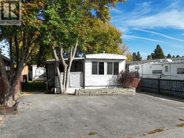 Property Photo:  724 Innes Avenue South 28  BC V1C 2A5 