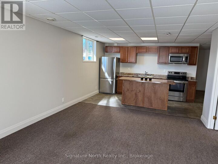 Property Photo:  310 Cumberland Street North  ON P7A 4N8 