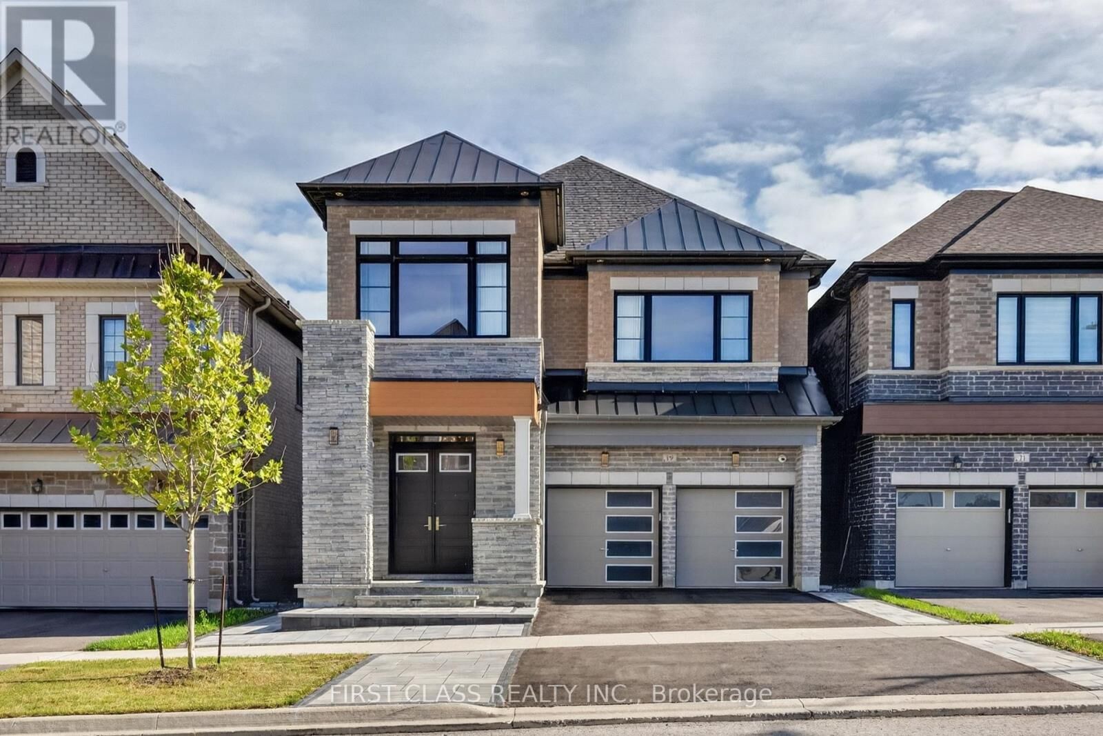 Property Photo:  19 William Logan Drive  ON L4E 1K6 