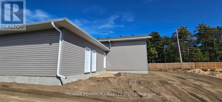 Property Photo:  18 Jade Avenue  ON K8H 0E5 