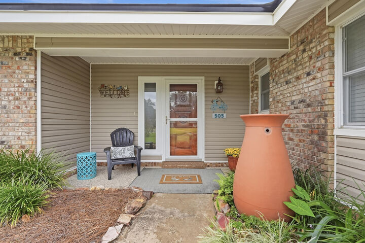 Property Photo:  505 Sioux Circle  FL 32547 