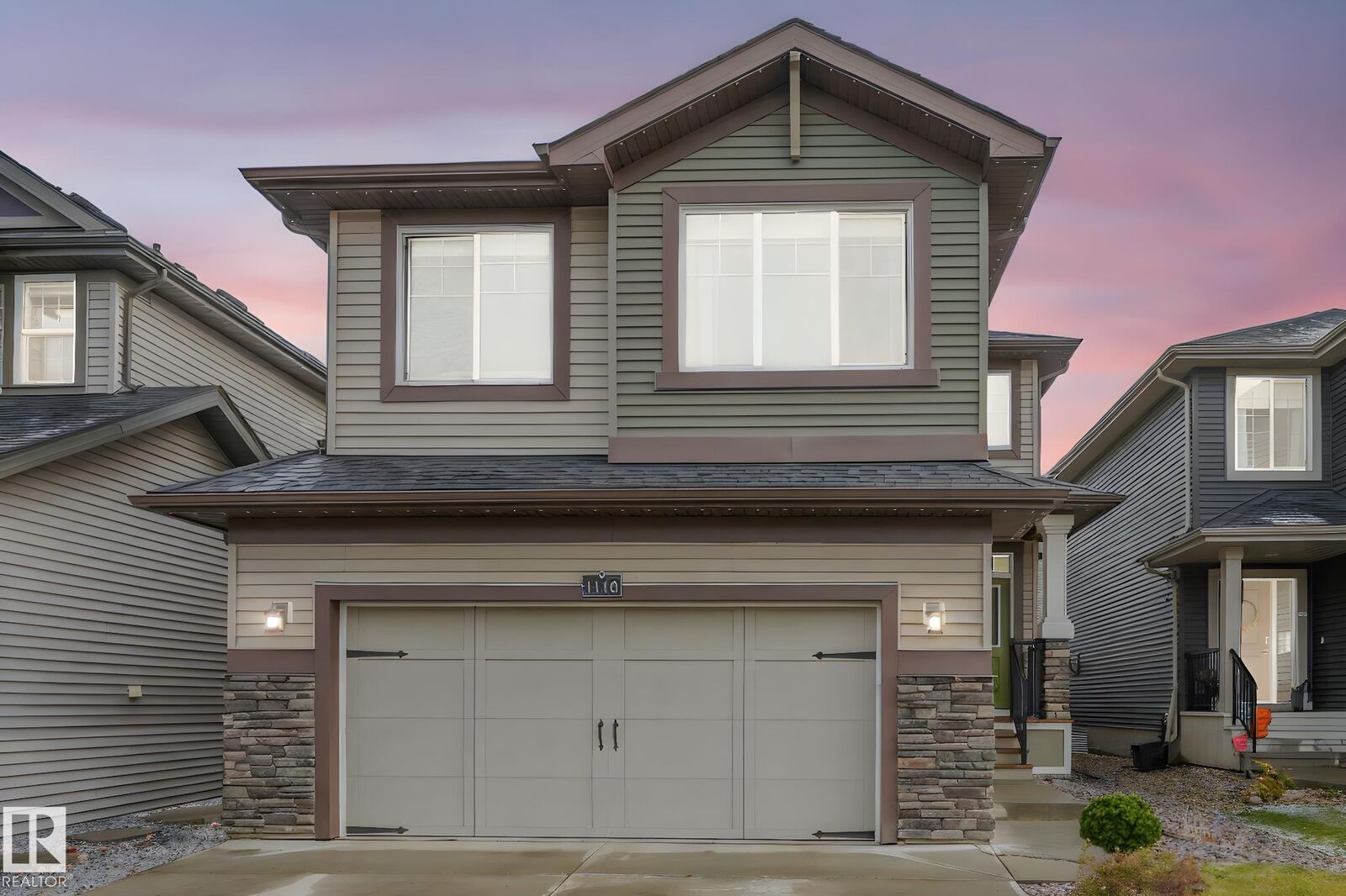 Property Photo:  1110 Allendale Crescent  AB T8H 0X6 