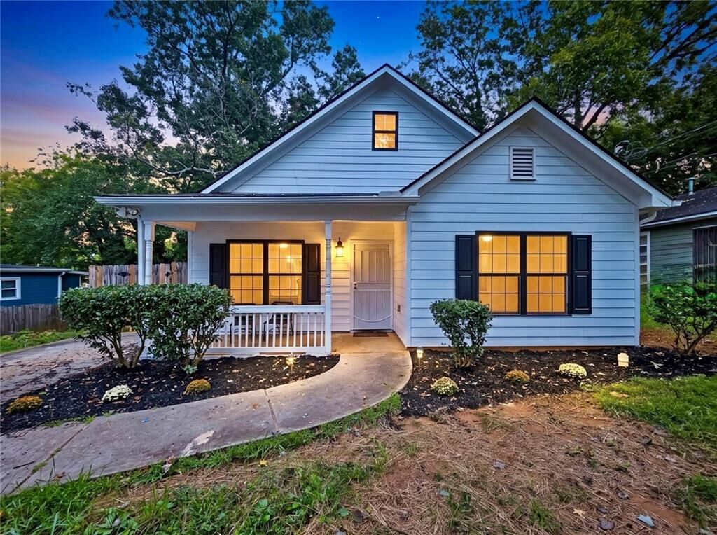 Property Photo:  1154 Sims Street SW  GA 30310 