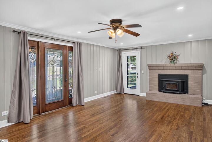 Property Photo:  117 Edgewood Avenue  SC 29356 