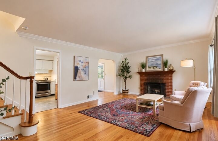 Property Photo:  5 Surrey Ln  NJ 07940 