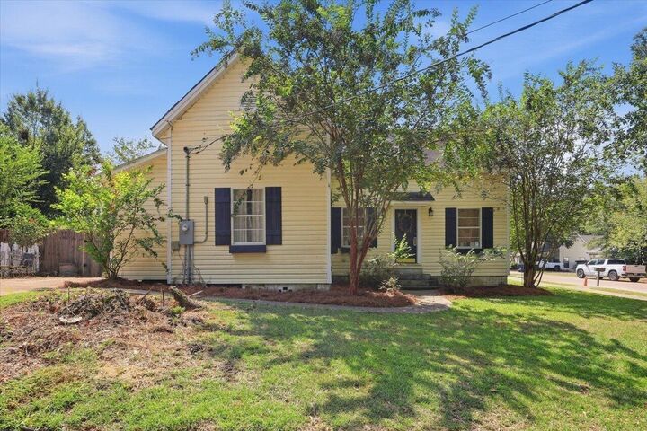 Property Photo:  519 Main St.  MS 39114 