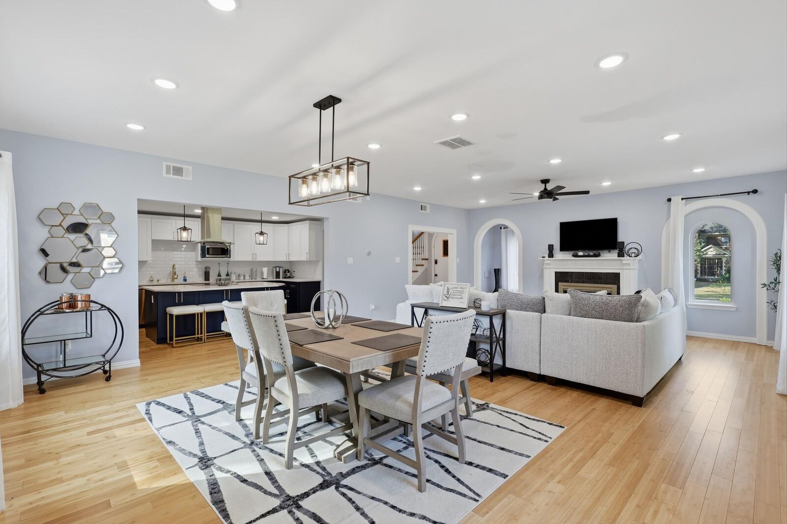 Property Photo: 2414 Rosedale Street TX 77004