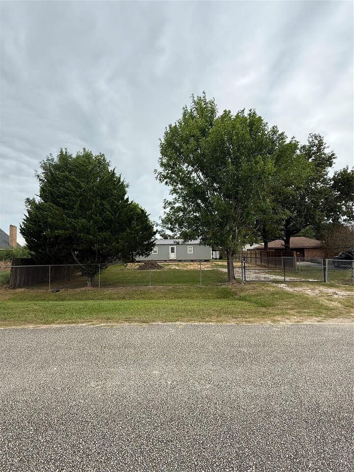 Property Photo:  1215 Trinity Street  TX 77514 