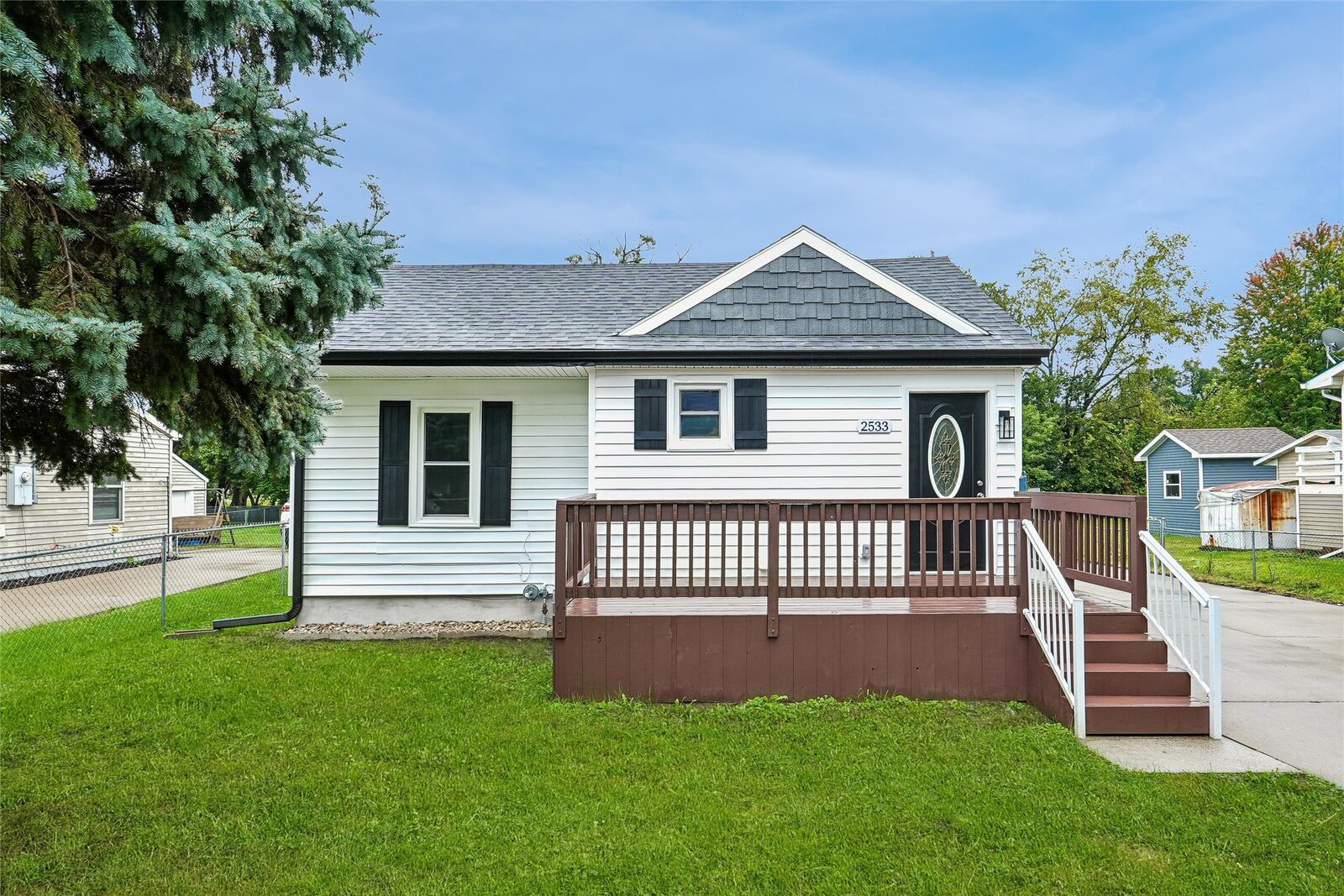 Property Photo:  2533 E 23rd Street  IA 50317 