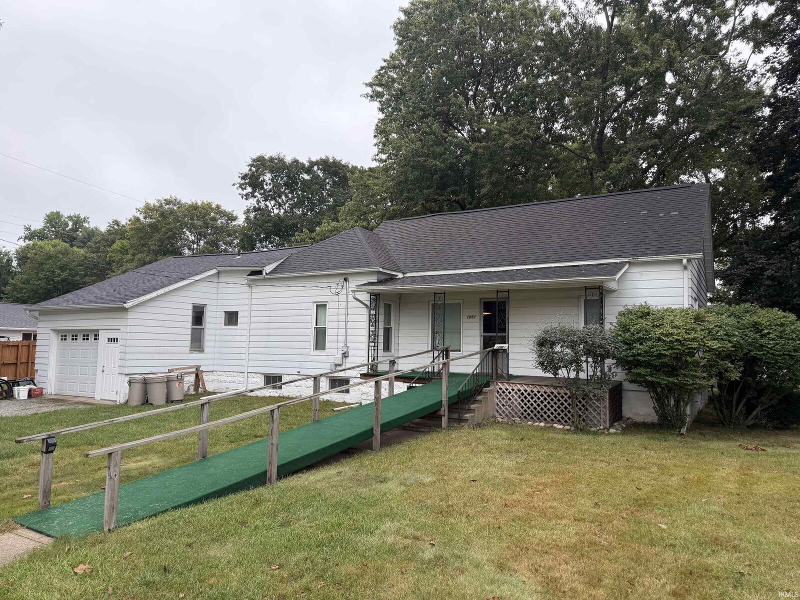 Property Photo: 1051 Pennsylvania Avenue IN 46563