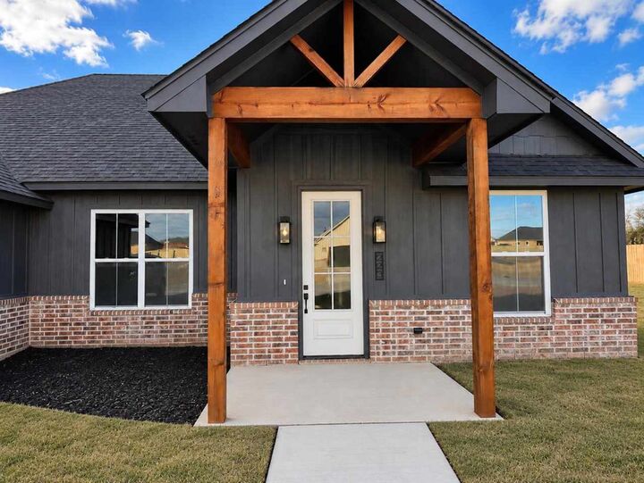 Property Photo:  223 Blakely Ln  OK 73541 