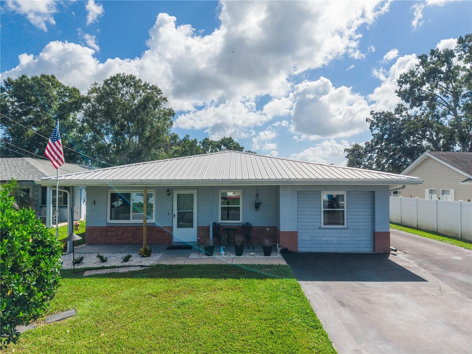 Property Photo:  7 S Lavon Avenue  FL 34741 