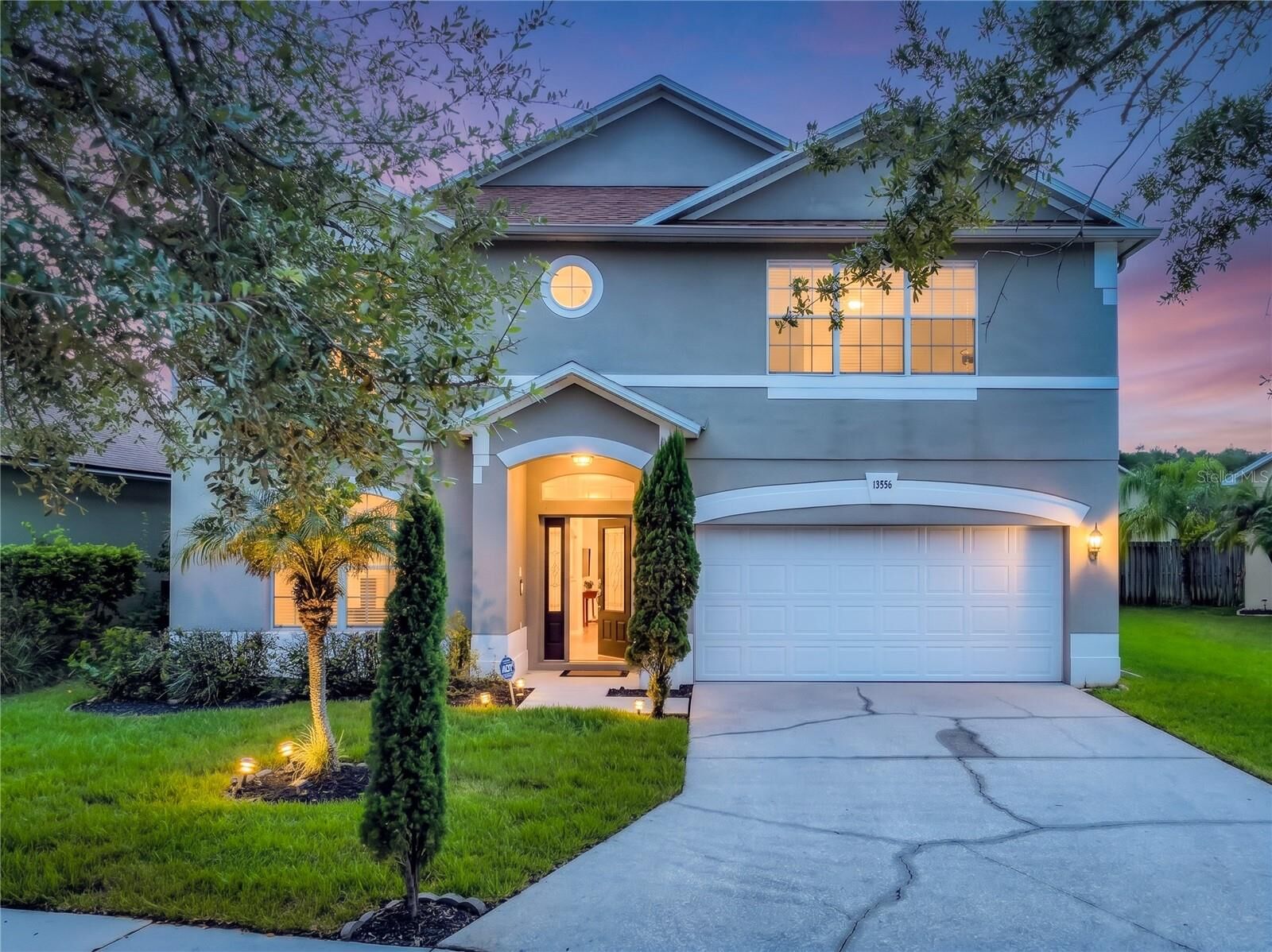 Property Photo: 13556 Hawkeye Drive FL 32837